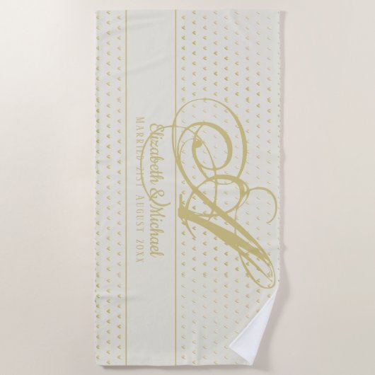 金ゴールドラブハートモノグラ結婚ムのギフトニューリュウズ ビーチタオル (正面)