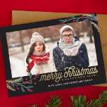金ゴールドレッドベリー写真フレーム |メリークリスマス シーズンカード<br><div class="desc">このお洒落とフェスティバルの休日のクリスマスカードはフォトフレームとウィンターベリーを備え、メリークリスマスとハッピーニューイヤーを言う！</div>
