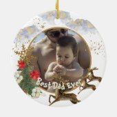 金ゴールドレッドポインセチア最高のツリーパパクリスマスフォト セラミックオーナメント (裏面)