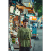 金ゴールドローライダーレトロ | クラシック車 Tシャツ