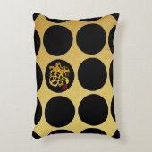 金ゴールド中国のカットドッグブラックドットアクセントピロー アクセントクッション (正面(垂直))
