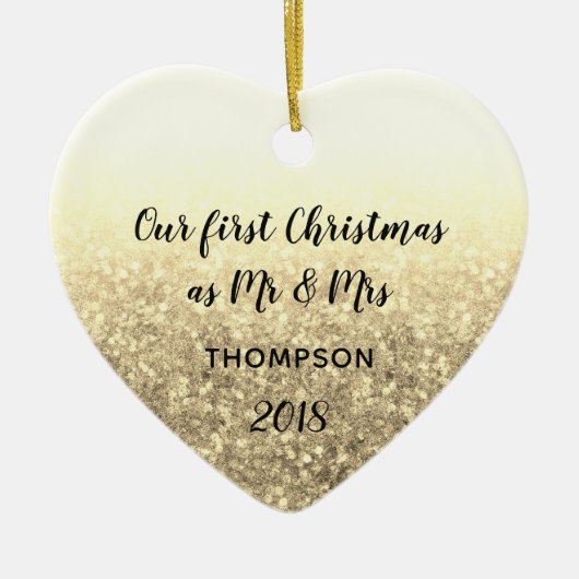金ゴールド初めてのクリスマスミスター・アンド・ミセス結婚した・カップル セラミックオーナメント (正面)