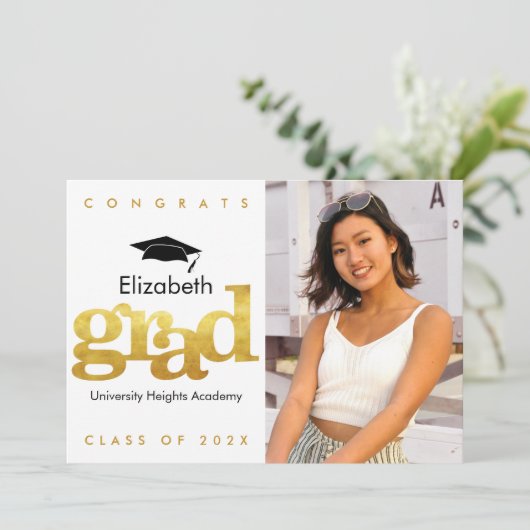 金ゴールド卒業写真はっきりしたモダンタイポグラフィキャップ 案内状 (スタンド正面)