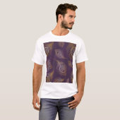 金ゴールド孔雀の羽、紫の背景。 Tシャツ (正面フル)