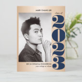 金ゴールド年 |ネイビーブルーカレッジ写真卒業 カード (スタンド正面)