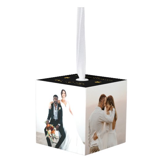 金ゴールド結婚した初めてのクリスマスのMr.And Mrs. 5写真 キューブオーナメント (裏面アングル)