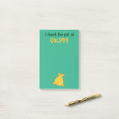 金ゴールド聖パトリックの日のポットを見つけた ポストイット (デスク上)