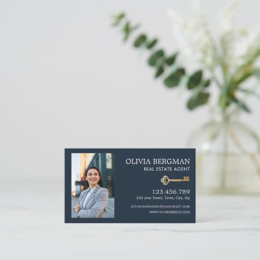 金ゴールド鍵実在プロフェッショナルエステート縦写真 名刺 (スタンド正面)