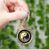 金ゴールド陰陽オンブラック キーホルダー (手)