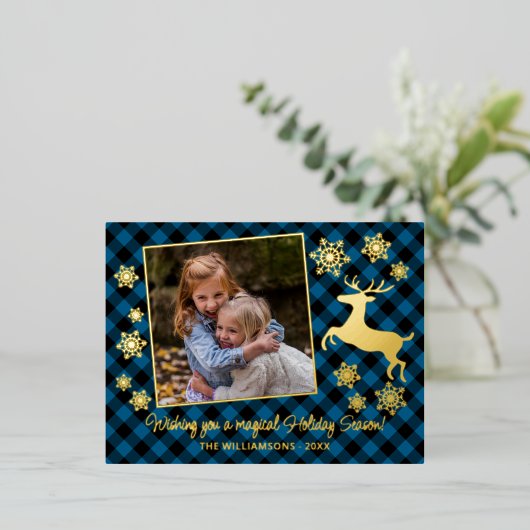 金ゴールド鹿と雪の上の青い黒い格子模様 箔シーズンポストカード (立ち正面)