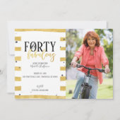 金ゴールド40歳と素晴らしい40歳の誕生日パーティの招待状 招待状 (正面)