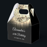 金ゴールド60th Birthday Party 70's Disco Ball フェイバーボックス<br><div class="desc">金ゴールド70のディスコのボールの好意ボックスで60誕生祝いを高め、あなたのパーティーに色ポップ・アートのとレトロを追加すしゃれているるように設計。この好意ボックスは、ディスコをテーマにしたbashや'70sノスタルジアのtouchを注入したい任意のイベントに完璧な補完である。金ゴールドの陰鮮やかで、この愛用ボックスはエネルギーとおもしろいを醸し出す。ディスコのボールグラフィックは、ダンスフロアがライトで照らされたディスコ熱の時代に戻きらめくる。各特典ボックスは感謝の印であるだけでなく、70年代の本質を捉えたパーティー装飾の一部でもある。その印象的なデザインと耐久性の高い品質で、驚きと治療を保持する準備ができて、スマイルとのマイルストーン誕生祝いを確実に覚えている。金ゴールド60thバースデー祝タパーティー70のディスコのボールの好意ボックスでダンスや思い出の準備ができ、あなたの特別な日をさらに思い出に残す。</div>