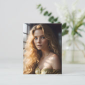 金ゴールド・ドレスを着たゴージャスなブロンド ポストカード (スタンド正面)