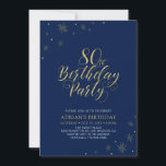 金ゴールド&ネイビーブルー |シックモダン80th誕生日パーティー 招待状<br><div class="desc">この金祝金の80歳のバースデスタイリッシュィーパーティーの招待で特別な日を過ごそう。このデザインは、シックな金ゴールドタイポグラフィと黒い背景を持つ金ゴールド要素を備えている。文字カスタマイズと背景色を指定できる。私のショップBaraBomDesignで利用可能なさらに一致する項目。カスタムデザイもしンが必要です連絡が、メールでbarabomdesign@gmail.comまで連絡して下さい</div>