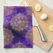 金ゴールド&紫銀河系法曼荼羅のパターン キッチンタオル (四つ折り)