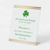 金スタイリッシュ箔セントパトリックの日の赤ちゃんシャワー 台座サイン (正面)