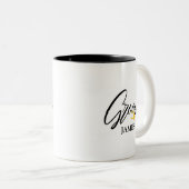 金パーソナライズされたの指輪で新郎の名前 ツートーンマグカップ (正面右)
