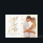 金フェイク箔タイポルグラフィと水玉模様写真 セーブザデート<br><div class="desc">家族や結婚友達に知らせるこモダンととスタイリッシュセーブ・ザ・デート案内。カスタマイズ可能なセーブ・ザ・デート案内フェイクは、金ゴールドホイルはっきりしたタイポグラフィとフェスティバルドットのパターンを特徴とする。写真やその他のパターンを追加して、カードの背面をパーソナライズする。</div>