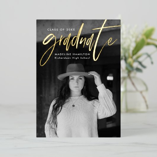 金モダン箔スクリプトの卒業発表 箔招待状 (立ち正面)