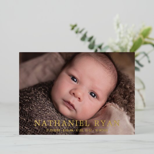 金モダン箔男の赤ちゃん写真誕生発表 箔招待状 (立ち正面)