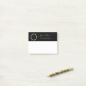金リングは最小主義の黒い金ゴールドのロゴを置きました ポストイット (デスク上)
