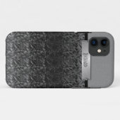 金属および黒い灰色のレザールックのモノグラム Case-Mate iPhoneケース (裏面(横))