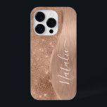 金属バラ金ゴールドグリッター パーソナライズされた iPhone 14 PROケース<br><div class="desc">簡単にパーソナライズこのバラ金ゴールドブラシ付きメタルとグラマフェイクラスなグリッターの電話ケースを自分の名前をカスタムするでパターン（の模様が）ある。</div>