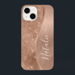 金属バラ金ゴールドグリッター パーソナライズされた iPhone 14ケース<br><div class="desc">簡単にパーソナライズこのバラ金ゴールドブラシ付きメタルとグラマフェイクラスなグリッターの電話ケースを自分の名前をカスタムするでパターン（の模様が）ある。</div>