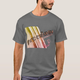 金属的多色効果が施された「Freedom」とチェーン Tシャツ