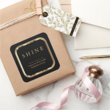 金属金ゴールドと黒ラベルの正方形