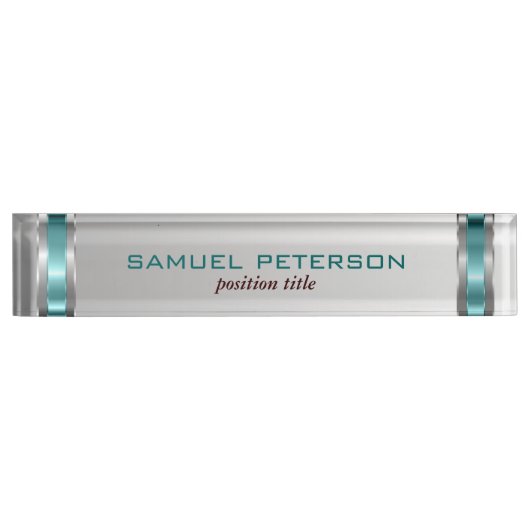金属銀の背景と青のアクセント デスクネームプレート (正面)
