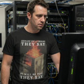 金曜おもしろいミームにITを導入 Tシャツ