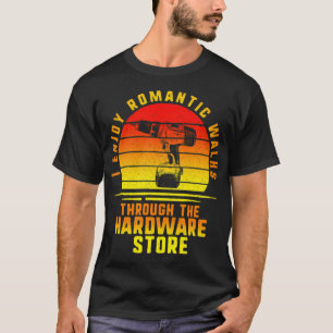 金物楽しむ屋を歩いてロマンチックだ Tシャツ