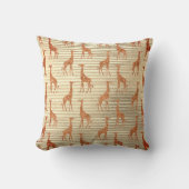 金箔に輝くキリン クッション (正面)