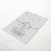 金箔フローラ | シルバーフォイル灰色の結婚式の日 箔招待状 (回転した状態)
