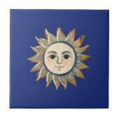 金色と濃紺の顔つきの天体太陽 タイル (正面)