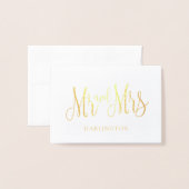 金色のゴールドのMr and Mrsサンクスカード。クラシックな結婚式 箔カード (封筒付き正面)