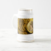 金色のヘルメットとグリフィンを備えたアテナポートレート ビールジョッキ (正面左)