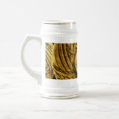 金色のヘルメットとグリフィンを備えたアテナポートレート ビールジョッキ (左)