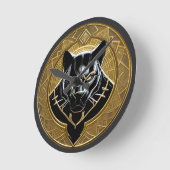 金色の幾何学的な背景を持つ黒いパンサーアイコン ラウンド壁時計 (傾斜)