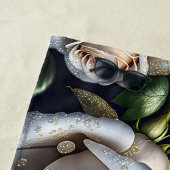 金色の詳細を持つゴージャスな白いバラ ビーチタオル (インサイチュ)