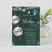 金色の雪の結晶、白い玉、緑の光るクリスマス 招待状 (スタンド正面)