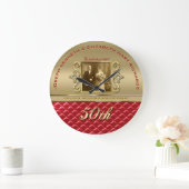 金記念日のフェイクな金ゴールドによってキルトにされる赤い革 ラージ壁時計 (ホーム)