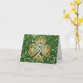 金輝くなケルト族のシャムロックの緑のフェイクなグリッター カード (黄色い花)