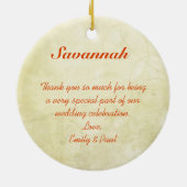 金髪の花嫁メイドがオレンジとピンクを好む セラミックオーナメント (裏面)