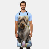 金髪ポインティンググリフォンイースターエッグホリデー エプロン (着用した状態)