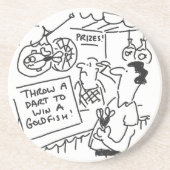 金魚のフェアグラウンド・ダーツのコンクールで優勝おもしろい コースター (正面)