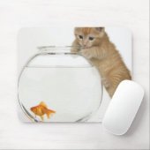 金魚を狙う子猫 マウスパッド (マウス)