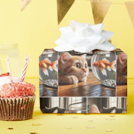 金魚を見ているオレンジの子猫 ラッピングペーパー (誕生日パーティー)