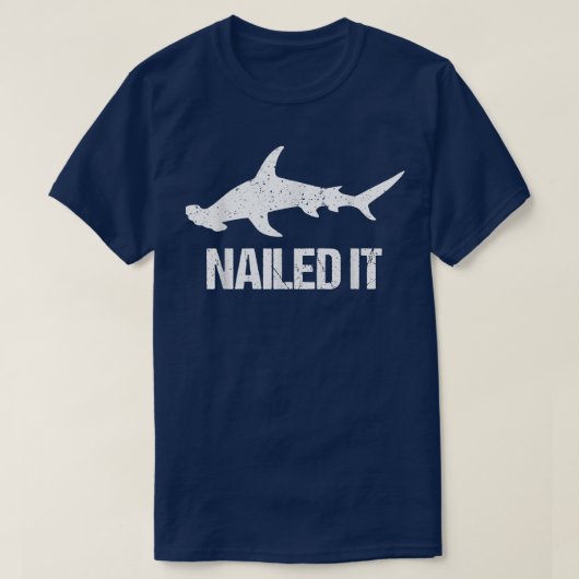 釘付けハマーヘッドシャークTeeFunny Shark Tシャツ (デザイン正面)